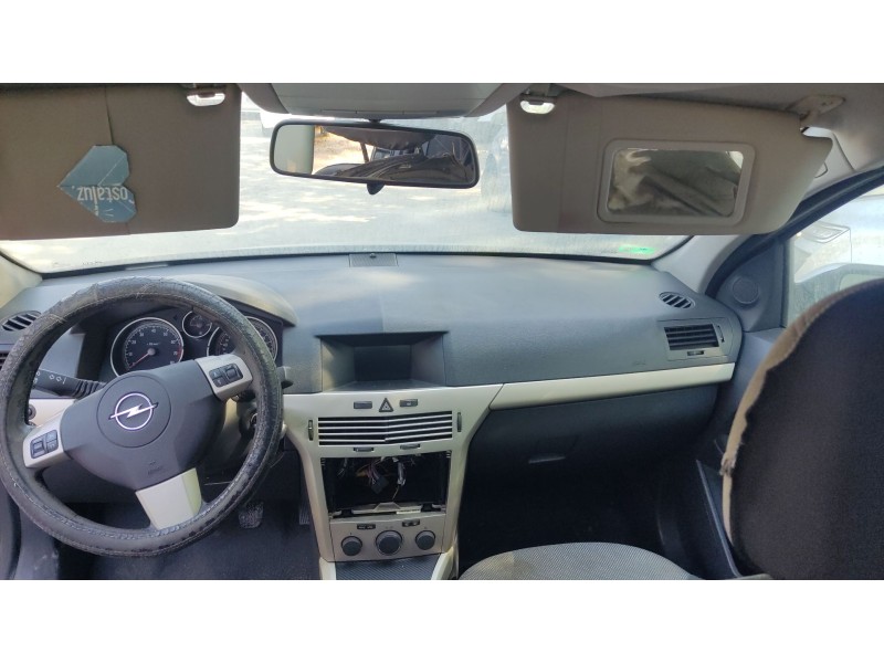 opel astra h (a04) del año 2009