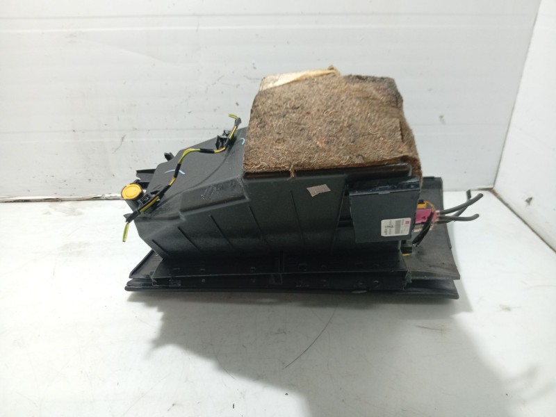 Recambio de guantera para peugeot 407 sw (6e_, 6d_) 2.0 hdi 135 referencia OEM IAM 8226H7  