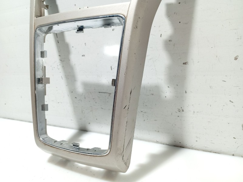 Recambio de moldura para opel astra h (a04) 1.7 cdti (l48) referencia OEM IAM 13116961  331985437