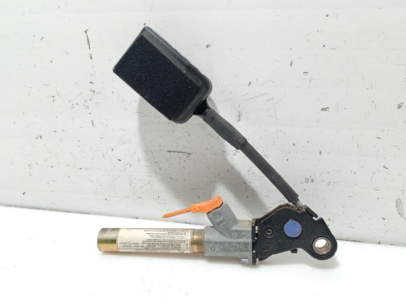 Recambio de enganche cinturon delantero derecho para peugeot 406 berlina (s1/s2) referencia OEM IAM 8972S2  