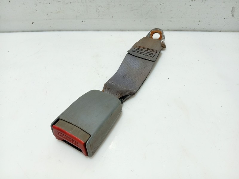 Recambio de enganche cinturon trasero derecho para peugeot 406 berlina (s1/s2) referencia OEM IAM 8974EA  