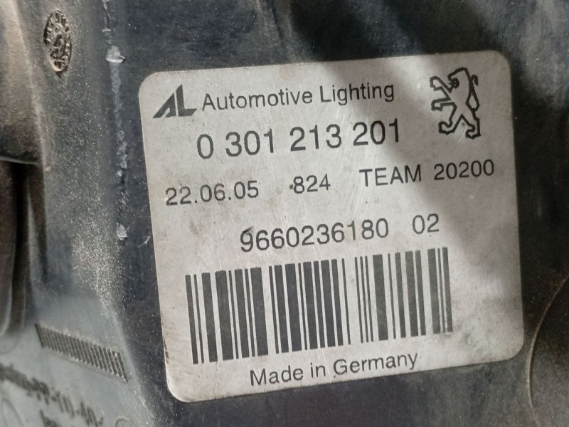Recambio de faro izquierdo para peugeot 407 (6d_) 1.8 (6d6fzb) referencia OEM IAM 966023618002  0301213201