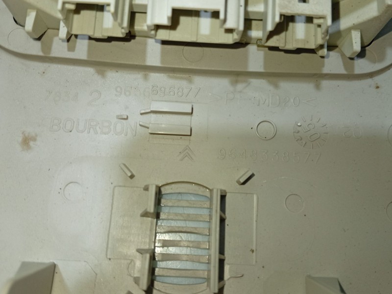 Recambio de luz interior para peugeot 407 (6d_) 1.8 (6d6fzb) referencia OEM IAM 9648338577  