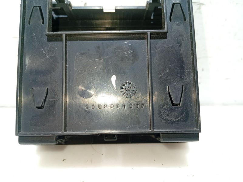 Recambio de moldura para citroën xm berlina 2.1 turbodiesel referencia OEM IAM 9602081977  