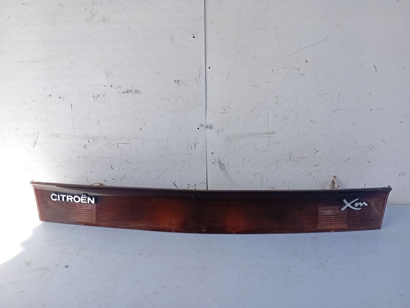 Recambio de piloto trasero central para citroën xm berlina 2.1 turbodiesel referencia OEM IAM 635092  