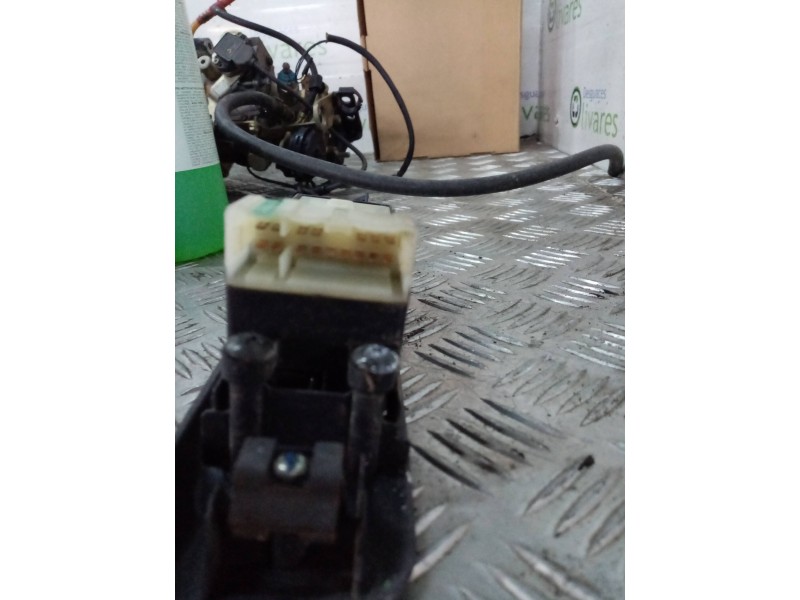 Recambio de mando elevalunas delantero izquierdo para  referencia OEM IAM   