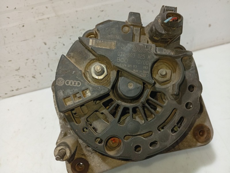 Recambio de alternador para seat ibiza ii (6k1) 1.0 i referencia OEM IAM 037903025  0124325013