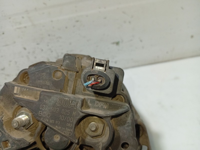 Recambio de alternador para seat ibiza ii (6k1) 1.0 i referencia OEM IAM 037903025  0124325013