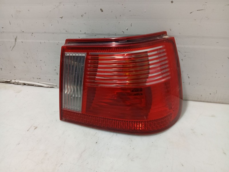 Recambio de piloto trasero derecho para seat ibiza ii (6k1) 1.0 i referencia OEM IAM 6K6945112G  