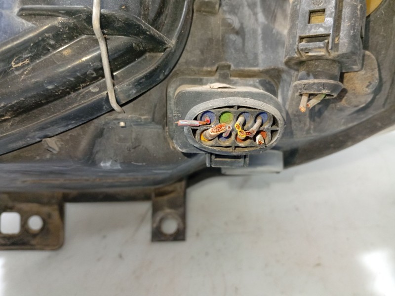 Recambio de faro derecho para seat ibiza ii (6k1) 1.0 i referencia OEM IAM 6K1941044A  