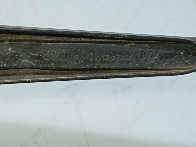 Recambio de brazo limpia trasero para seat ibiza ii (6k1) 1.0 i referencia OEM IAM 1J6955707A  