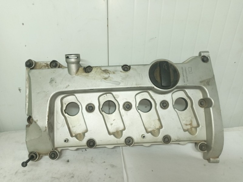Recambio de tapa balancines para audi a4 b6 (8e2) 2.0 referencia OEM IAM 06B106475AJ  