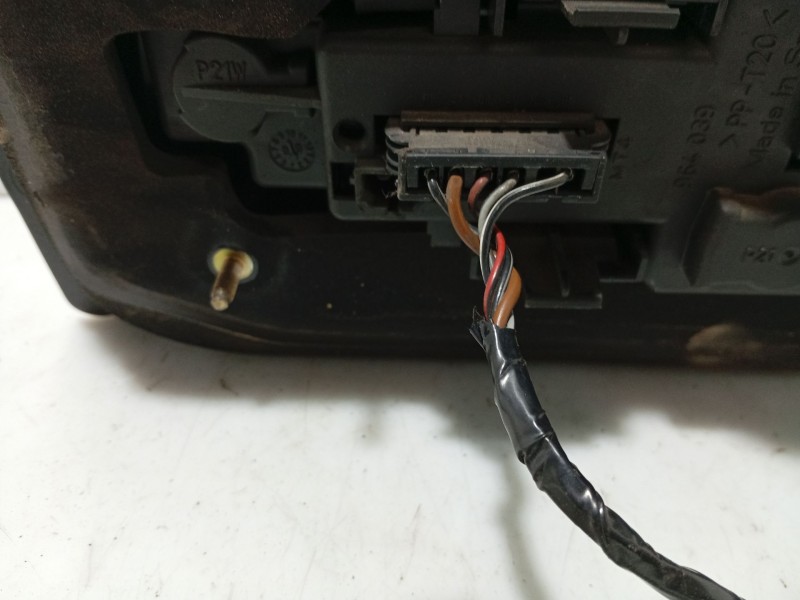 Recambio de piloto trasero izquierdo para seat ibiza ii (6k1) 1.0 i referencia OEM IAM 6K6945111G  