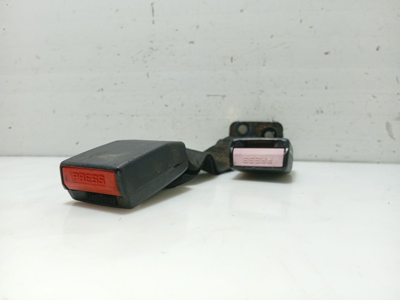 Recambio de enganche cinturon trasero derecho para peugeot 607 (s1) básico referencia OEM IAM 8973XA  