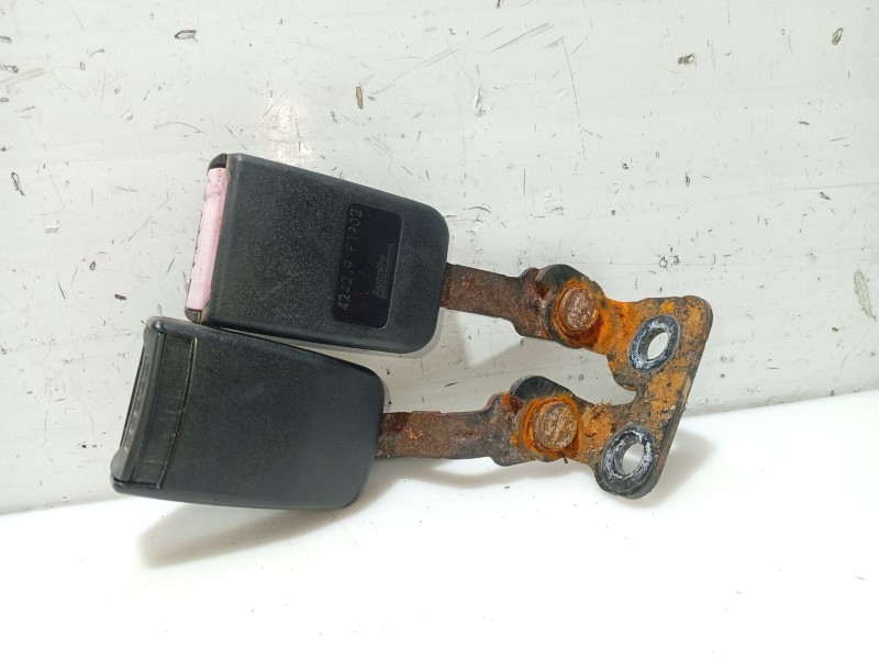 Recambio de enganche cinturon trasero izquierdo para peugeot 607 (s1) básico referencia OEM IAM 8973XE  