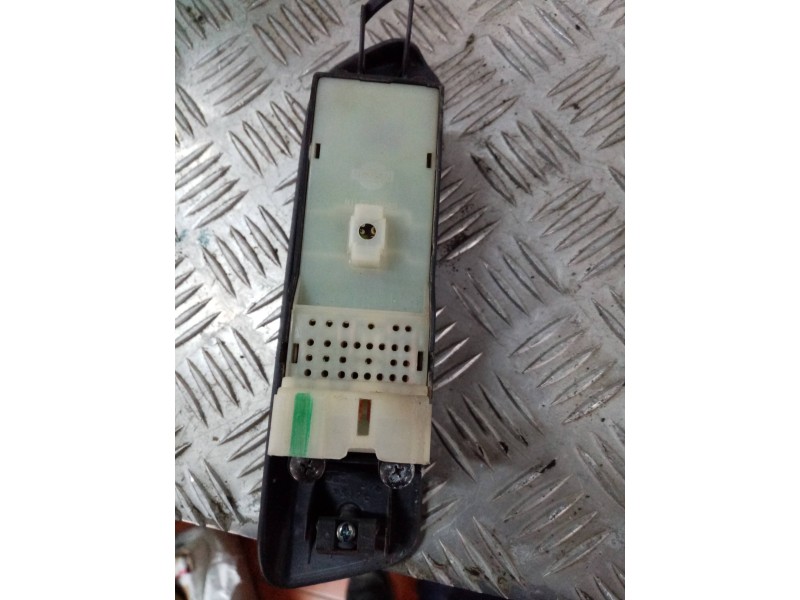 Recambio de mando elevalunas delantero izquierdo para  referencia OEM IAM   