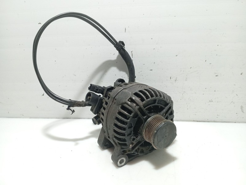 Recambio de alternador para peugeot 607 (s1) básico referencia OEM IAM 57054F  
