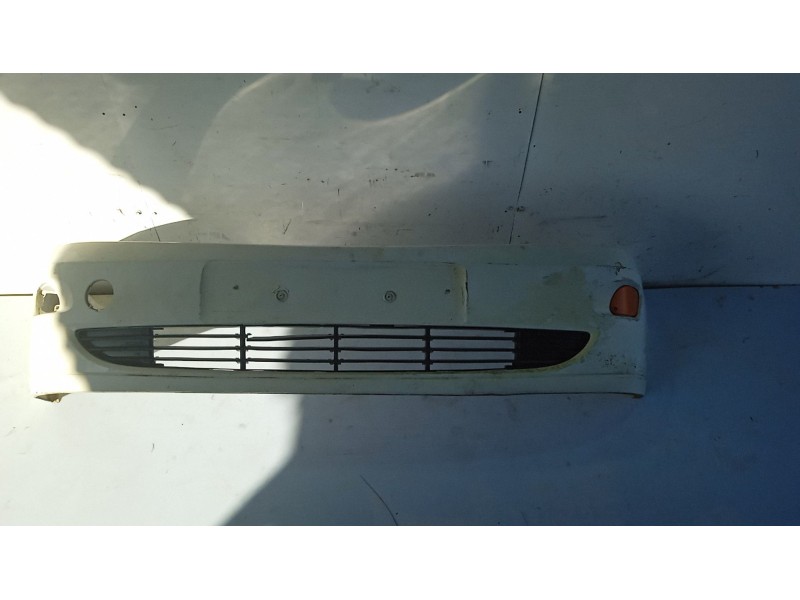 Recambio de paragolpes delantero central para ford focus berlina (cak) ambiente referencia OEM IAM 1233855  