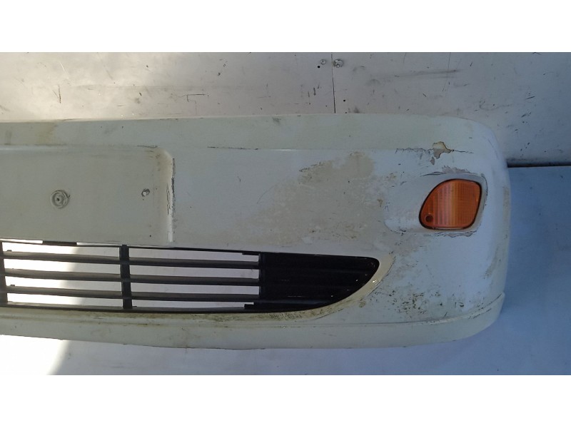 Recambio de paragolpes delantero central para ford focus berlina (cak) ambiente referencia OEM IAM 1233855  