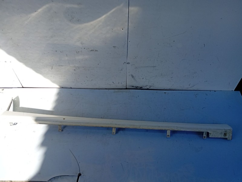 Recambio de faldon lateral para nissan almera ii hatchback (n16) 2.2 di referencia OEM IAM   