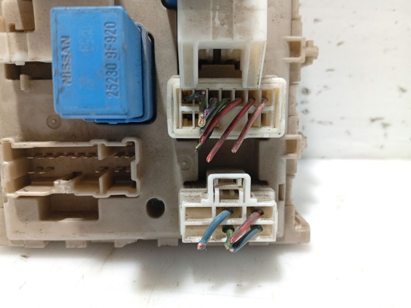 Recambio de caja reles / fusibles para nissan almera ii hatchback (n16) 2.2 di referencia OEM IAM 243505M300 0824001 