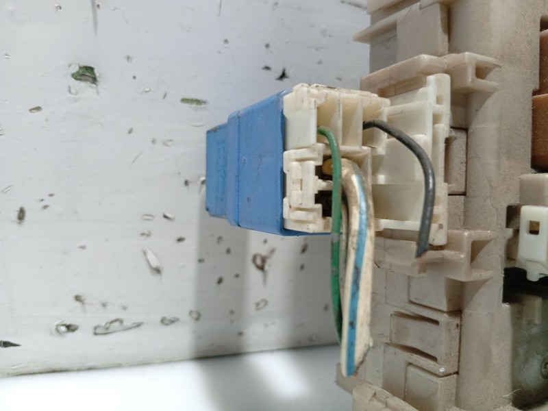 Recambio de caja reles / fusibles para nissan almera ii hatchback (n16) 2.2 di referencia OEM IAM 243505M300 0824001 