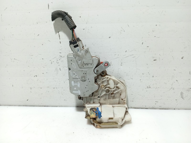 Recambio de cerradura puerta trasera izquierda para nissan primera (p11) 2.0 16v referencia OEM IAM 825039F511  