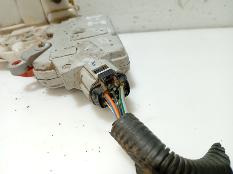 Recambio de cerradura puerta trasera izquierda para nissan primera (p11) 2.0 16v referencia OEM IAM 825039F511  