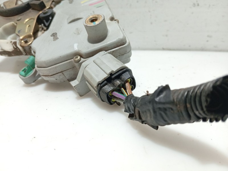 Recambio de cerradura puerta trasera derecha para nissan primera (p11) 2.0 16v referencia OEM IAM 825029F511  