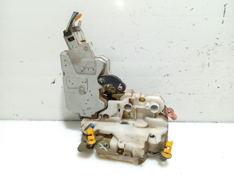 Recambio de cerradura puerta delantera izquierda para nissan primera (p11) 2.0 16v referencia OEM IAM 805032F010  