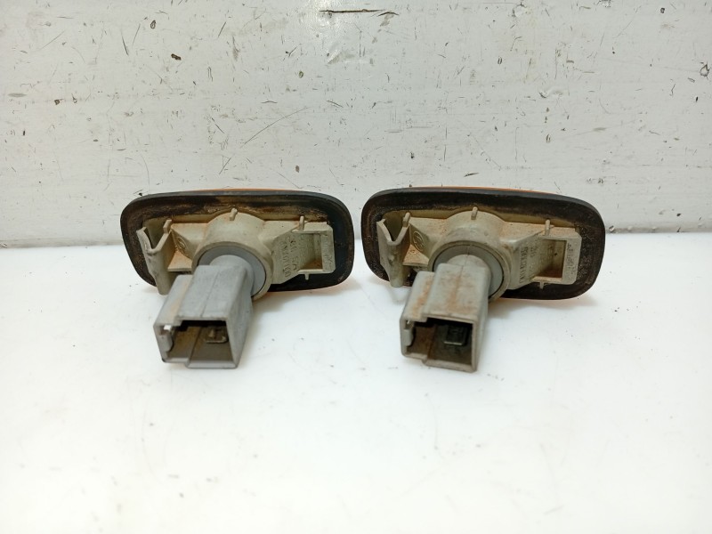 Recambio de piloto lateral izquierdo para nissan primera (p11) 2.0 16v referencia OEM IAM 261609F000 261602F000 