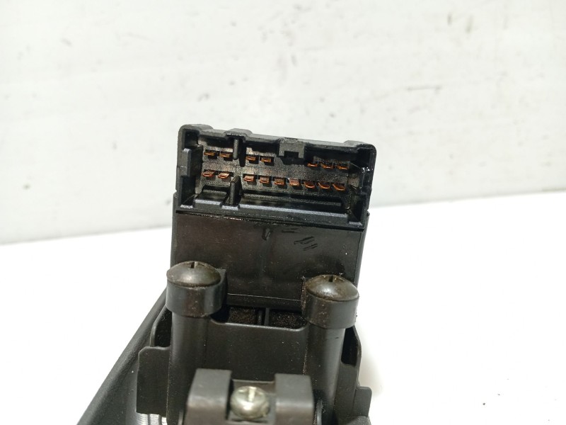 Recambio de mando elevalunas delantero izquierdo para nissan primera (p11) 2.0 16v referencia OEM IAM 254012F820  254012F824