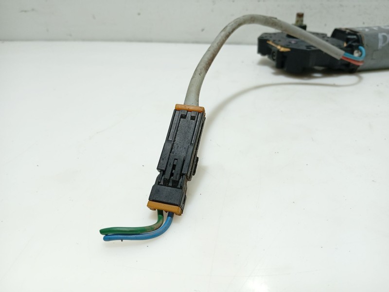 Recambio de motor elevalunas trasero derecho para nissan primera (p11) 2.0 16v referencia OEM IAM 827002F002 827002F010 