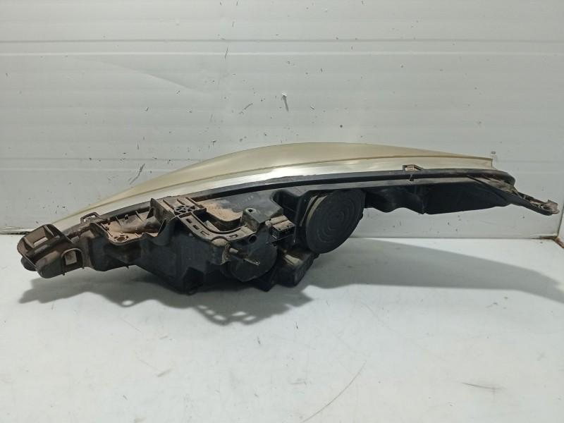 Recambio de faro derecho para peugeot 207 sw (wk_) 1.6 hdi referencia OEM IAM 620695  
