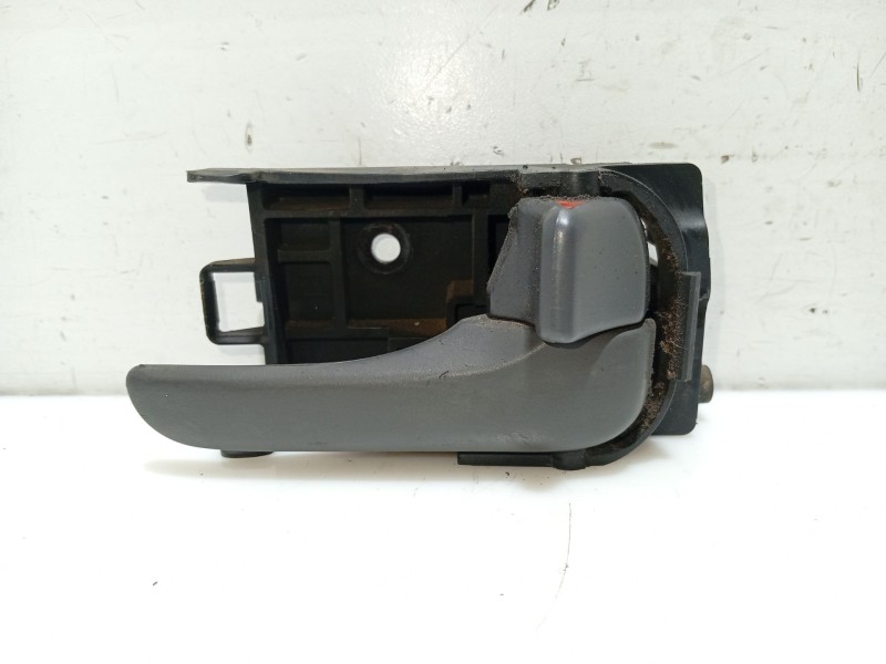 Recambio de maneta interior trasera derecha para nissan primera (p11) 2.0 16v referencia OEM IAM 806719F501  