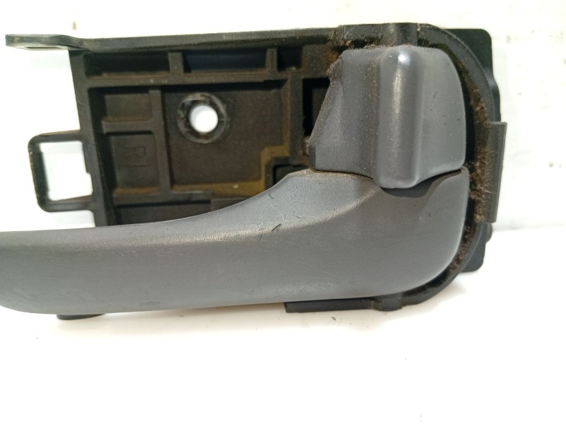Recambio de maneta interior trasera derecha para nissan primera (p11) 2.0 16v referencia OEM IAM 806719F501  