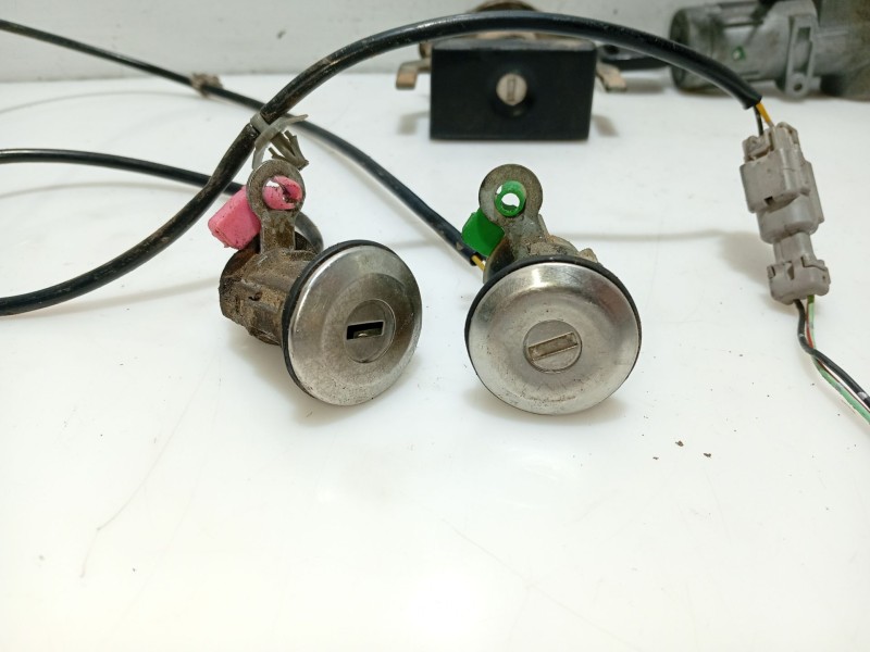 Recambio de juego bombines para nissan primera (p11) 2.0 16v referencia OEM IAM 487012F025 806012F025 / 806002F025 846602F025