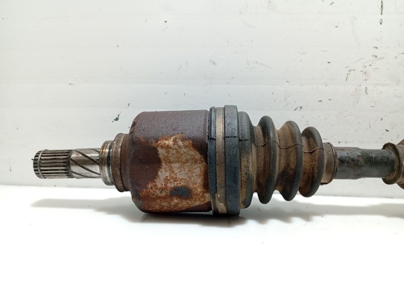 Recambio de transmision delantera izquierda para nissan primera (p11) 2.0 16v referencia OEM IAM 392042F226  