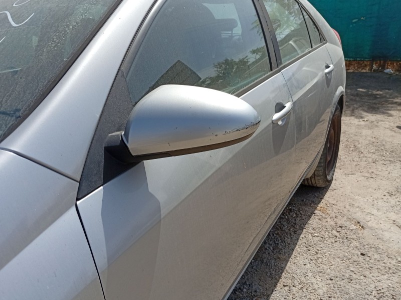 nissan primera hatchback (p12) del año 2004