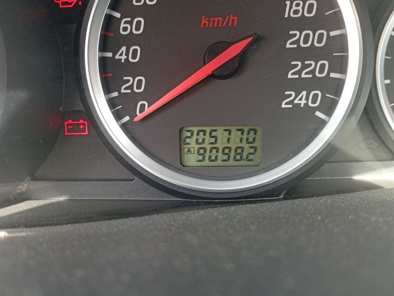 nissan primera hatchback (p12) del año 2004