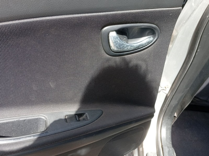 nissan primera hatchback (p12) del año 2004