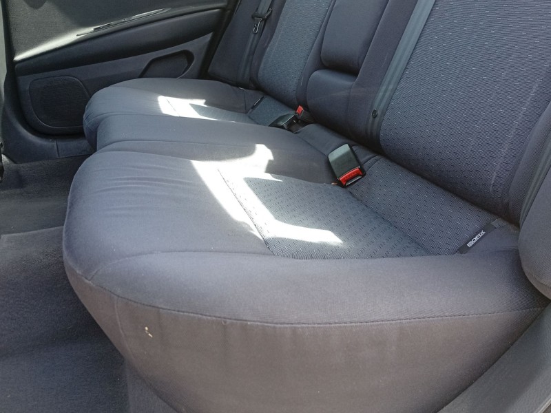 nissan primera hatchback (p12) del año 2004