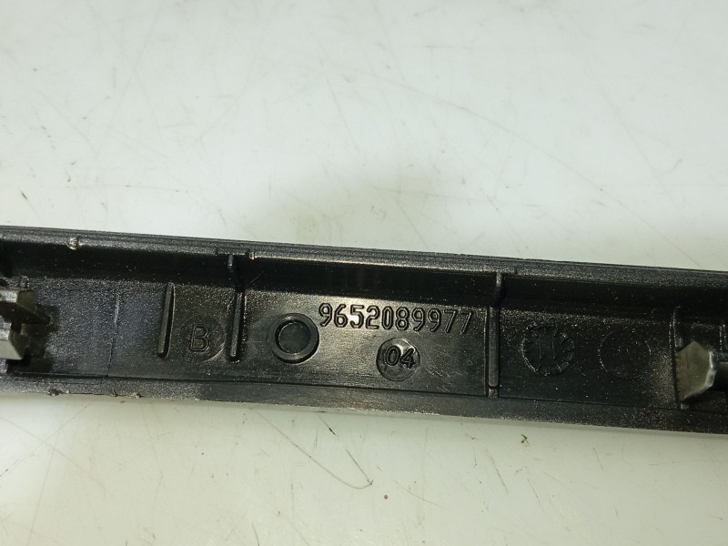Recambio de moldura para peugeot 207 sw (wk_) 1.6 hdi referencia OEM IAM 9652089977  