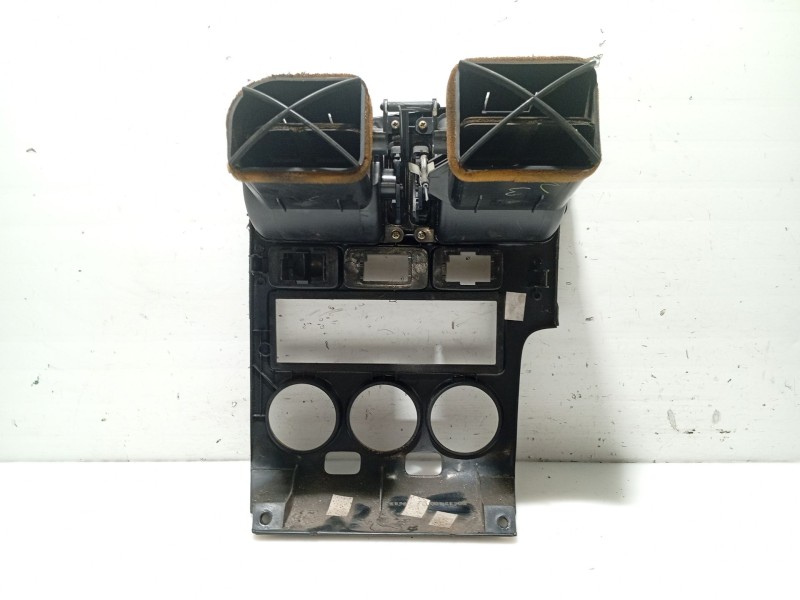 Recambio de moldura para nissan primera (p11) 2.0 16v referencia OEM IAM 682602F900  