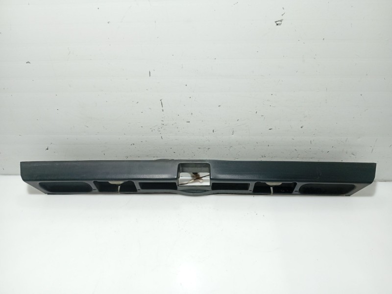 Recambio de moldura para nissan primera (p11) 2.0 16v referencia OEM IAM 848102F000 265102F000 