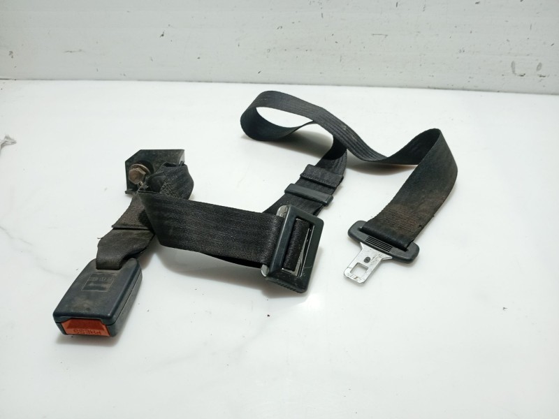 Recambio de enganche cinturon trasero central para nissan primera (p11) 2.0 16v referencia OEM IAM 888342F000  