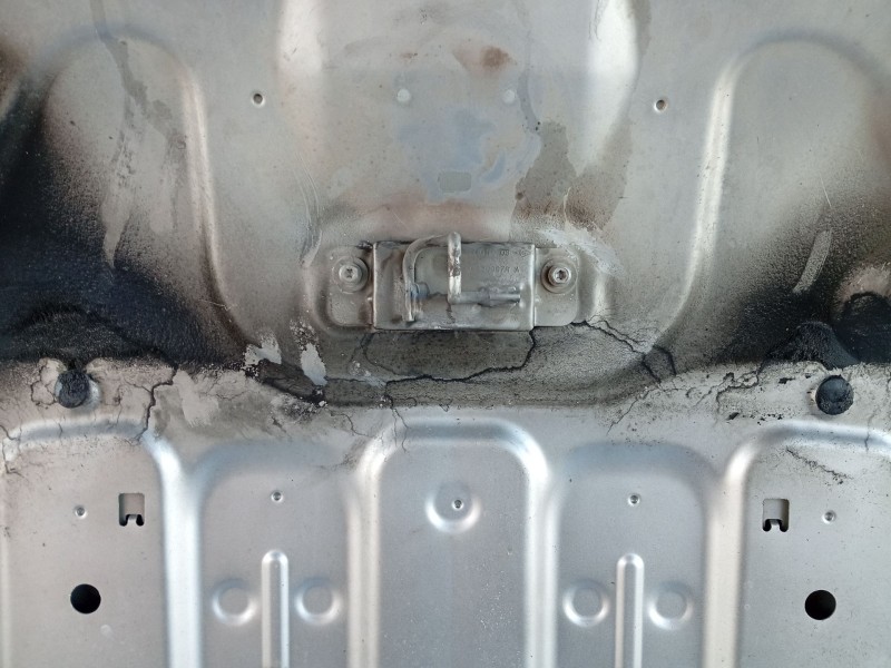 Recambio de capot para renault laguna iii referencia OEM IAM 651000021R  