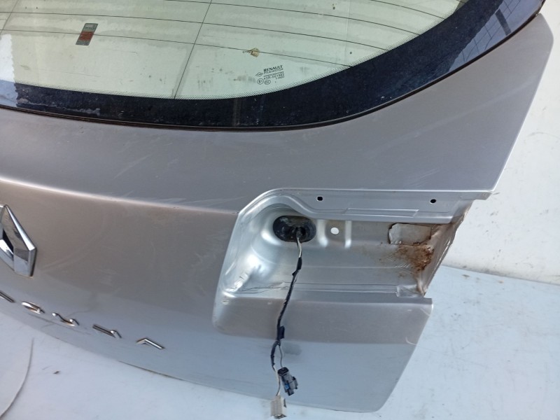 Recambio de porton trasero para renault laguna iii referencia OEM IAM 901000820R  