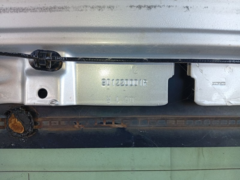 Recambio de porton trasero para renault laguna iii referencia OEM IAM 901000820R  