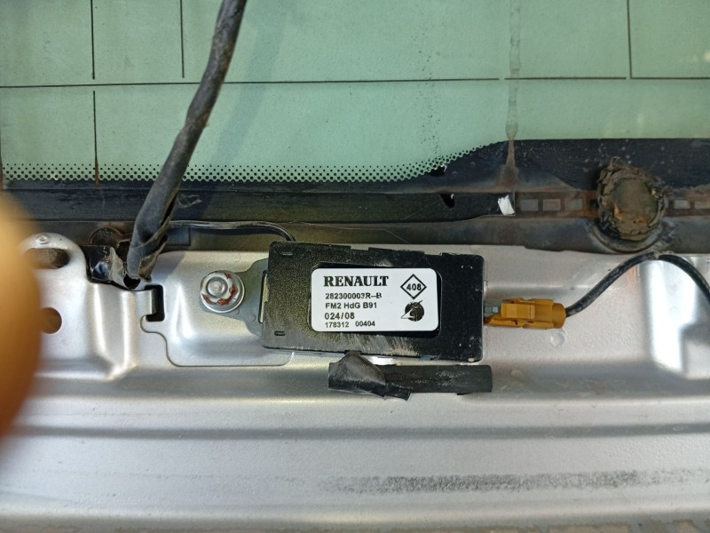 Recambio de porton trasero para renault laguna iii referencia OEM IAM 901000820R  